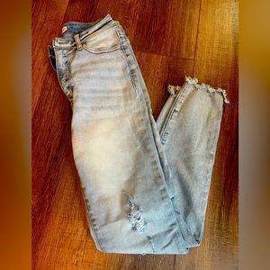 Lightwash Cello brand jeans size 7
